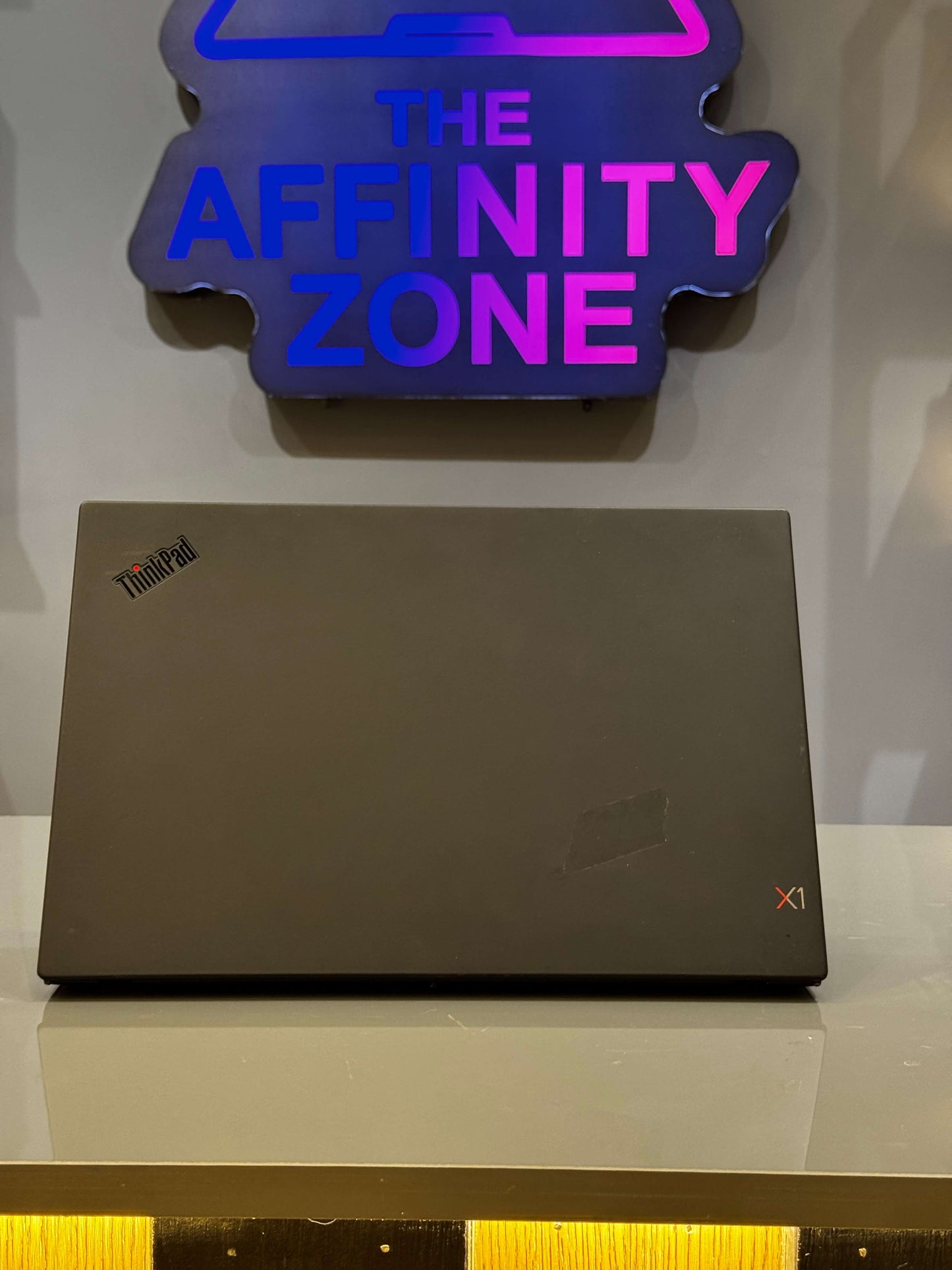Lenovo ThinkPad X1 Carbon Core i7 8th Gen Laptop with 16GB RAM and 256GB NVMe SSD